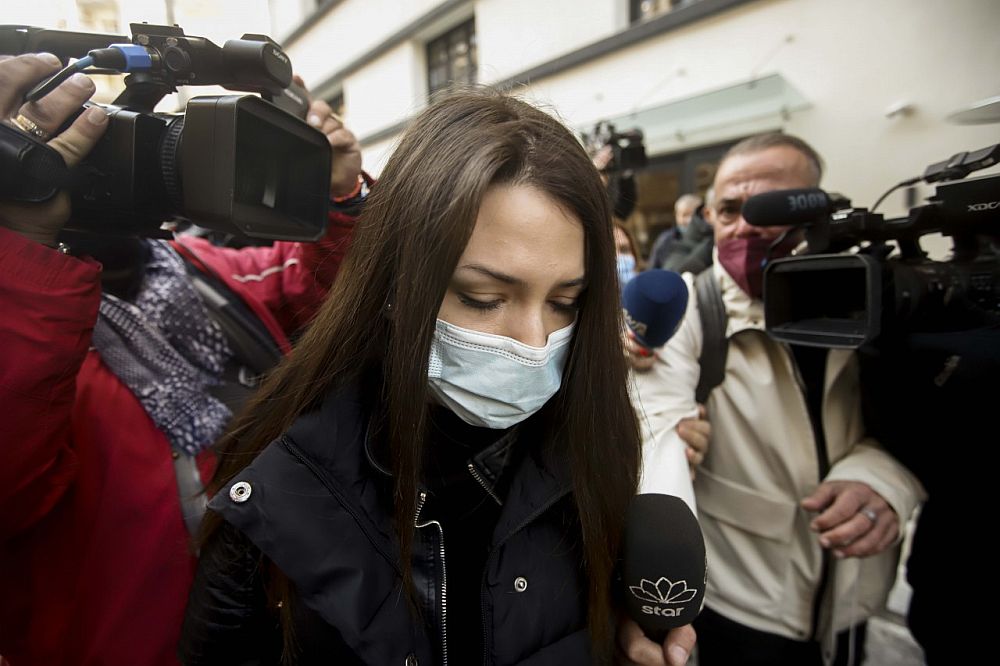 Βιασμός στη Θεσσαλονίκη: Κατασχέθηκαν κι άλλα κινητά - Μυστήριο με «ροζ» βίντεο που ψάχνουν οι Αρχές