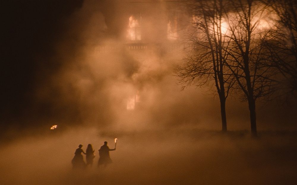 Η ιστορία περιστρέφεται γύρω από τον μύθο του λυκάνθρωπου και εκτυλίσσεται στα 1800.