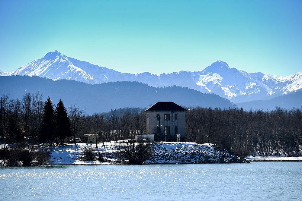 Καιρός: Βελτιωμένος με ηλιοφάνεια και χαμηλές θερμοκρασίες