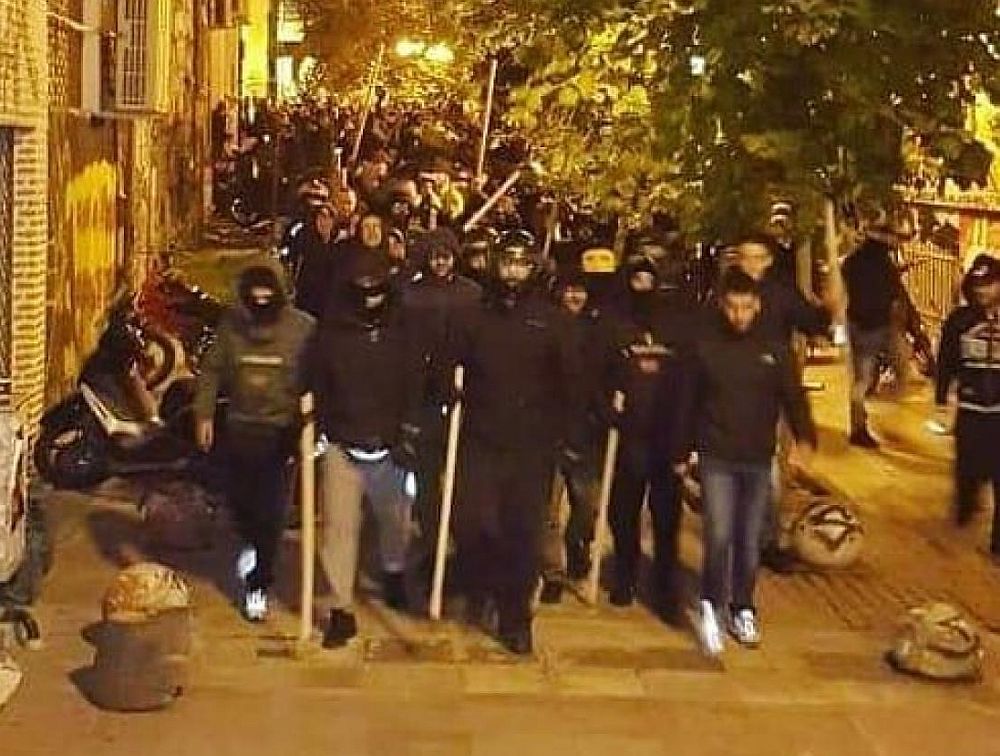 Συγκλονιστική μαρτυρία οπαδών: «Πρέπει η σημαία μας να είναι ψηλά ακόμα κι αν μπούμε φυλακή» (BINTEO)