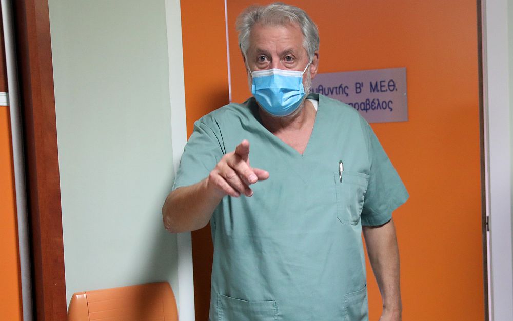 Ν. Καπραβέλος: Γιατί στην Ελλάδα έχουμε πολλούς θανάτους από κορωνοϊό