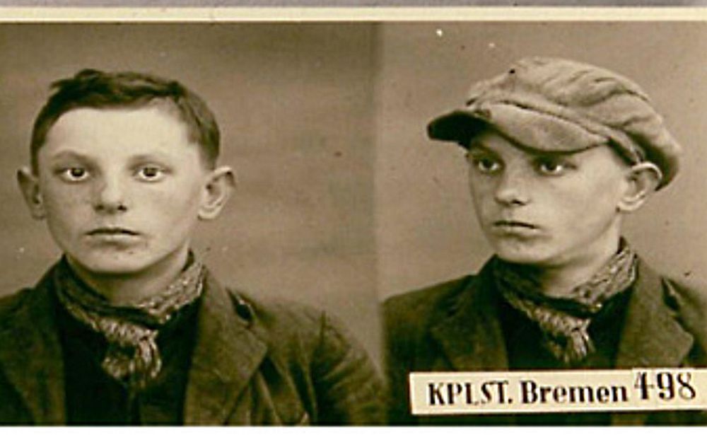 Ο σκονισμένος φάκελος ενός 17χρονου Πολωνού