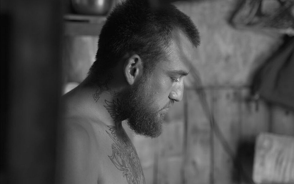 Στα «Χαρακώματα» του Ντονμπάς: Ένας σκύλος, μια ξυλόσομπα, μια κατσαρόλα