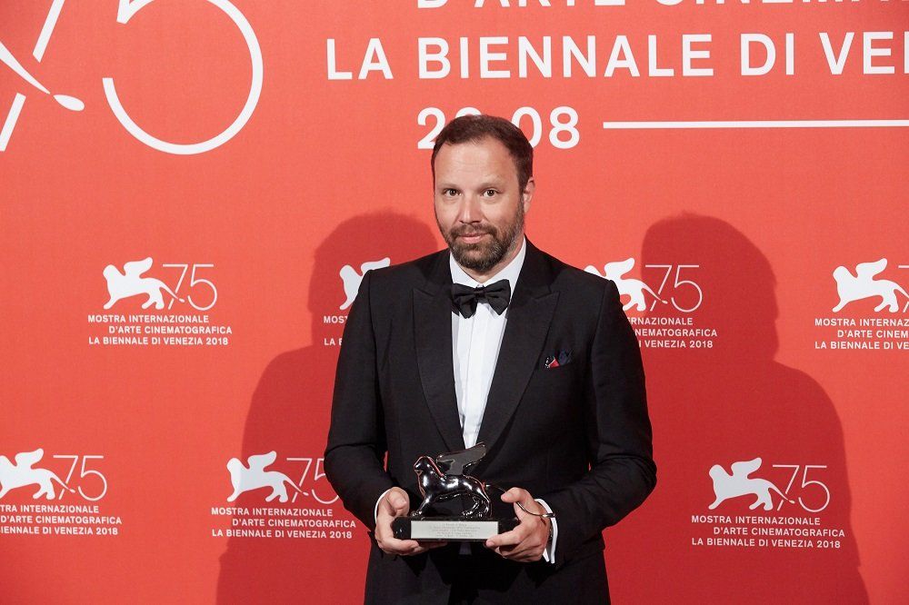 Παγκόσμια πρεμιέρα της νέας ταινίας του Γ. Λάνθιμου στην Εθνική Λυρική Σκηνή (BINTEO)