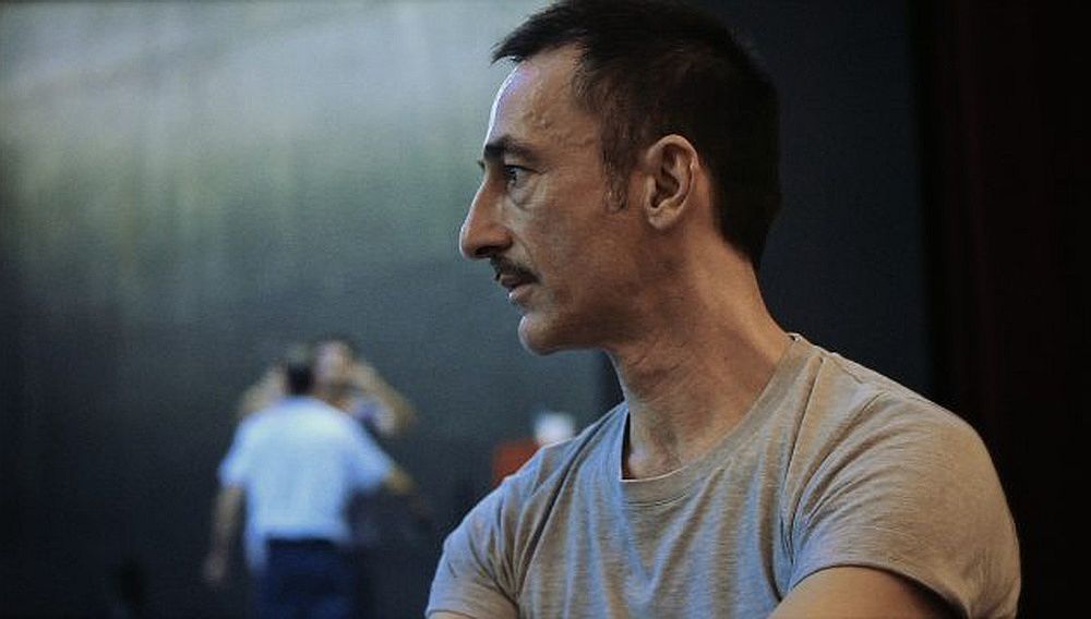 Πίσω από τον Τοίχο: Ένα ντοκιμαντέρ για τον Δημήτρη Παπαϊωάννου, διαθέσιμο on demand