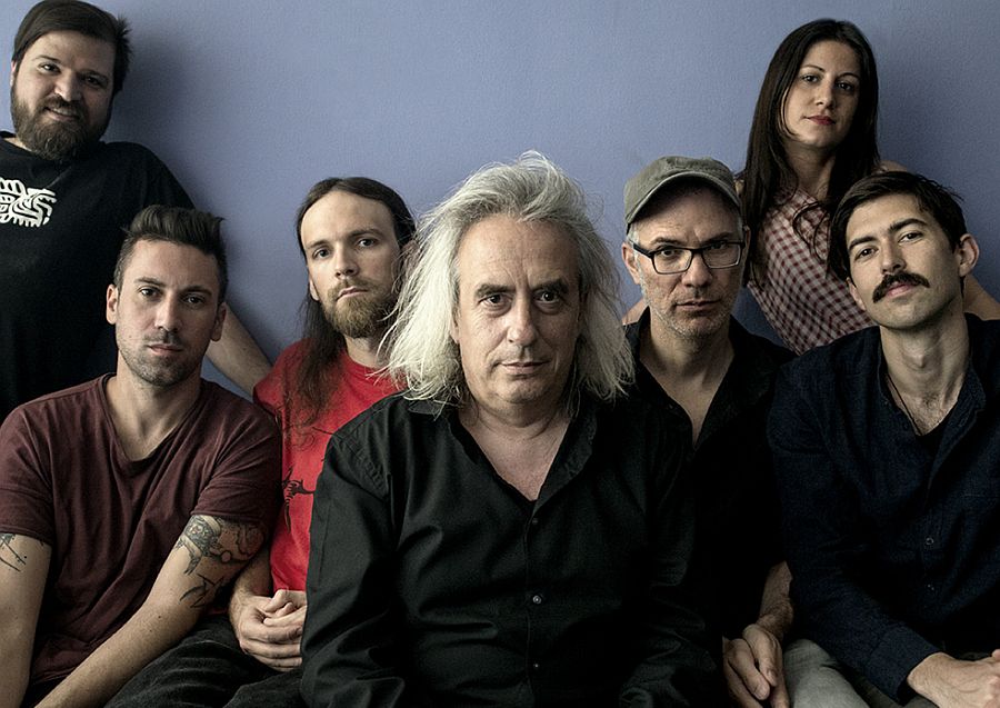 Ο Γιάννης Αγγελάκας και οι 100º C... έχουν κέφια (ΒΙΝΤΕΟ)