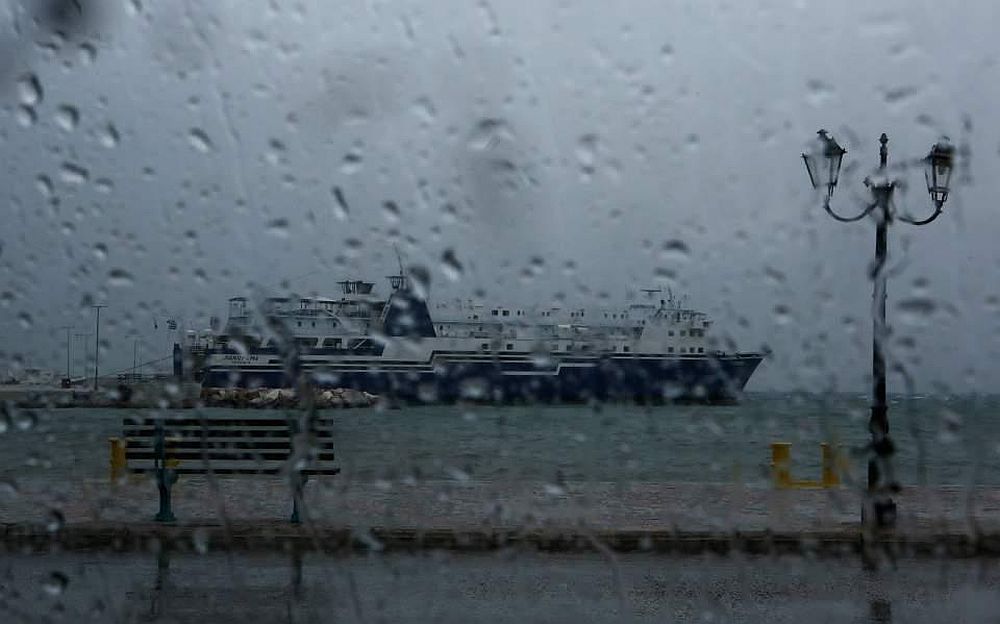 Καιρός: Νεφώσεις με τοπικές βροχές