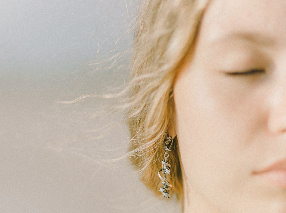 6 συμβουλές για να «ξυπνήσουμε» τα κουρασμένα μάτια μας