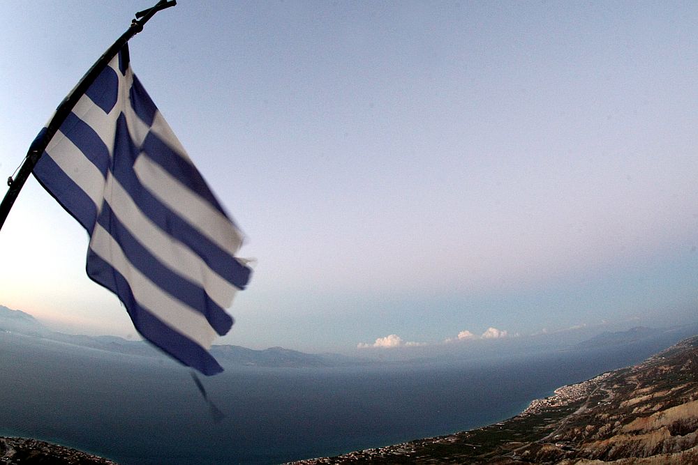 Καιρός: Αραιές νεφώσεις με τοπικές βροχές και βαθμιαία αίθριος