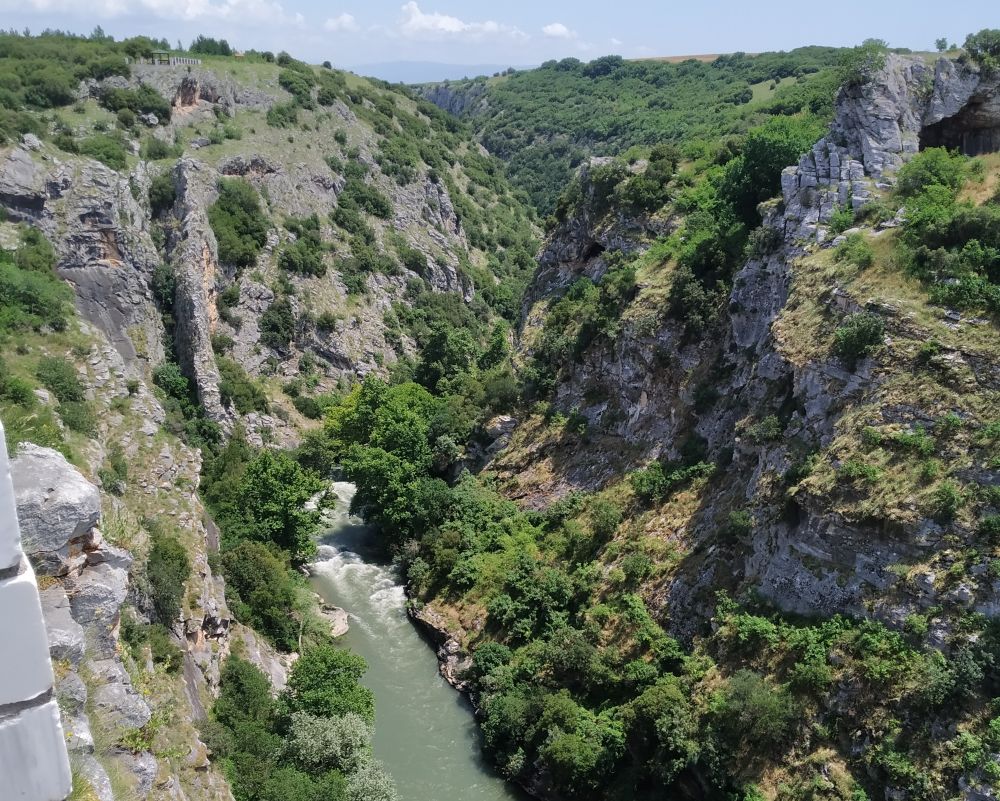 Λειτουργεί ξανά το τρενάκι στο Φαράγγι Αγγίτη