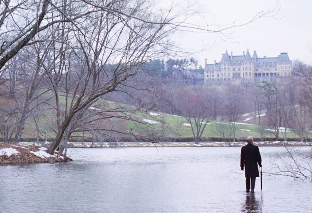 Να Είσαι Εκεί, Κύριε Τσανς: Μια γλυκόπικρη ευρηματική σάτιρα