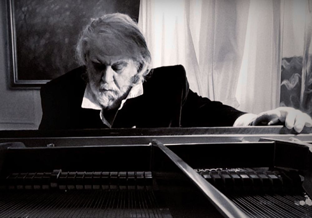 Έφυγε από τη ζωή ο Βαγγέλης Παπαθανασίου