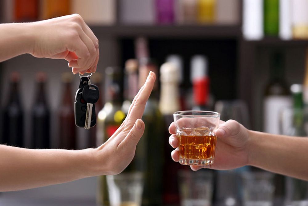 Τέλος το αλκοόλ στο αυτοκίνητο - Δείτε πότε γίνονται υποχρεωτικά τα αλκοολόμετρα