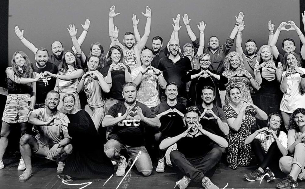 Θεατρικές παραστάσεις για ανθρώπους που έχουν ανάγκη