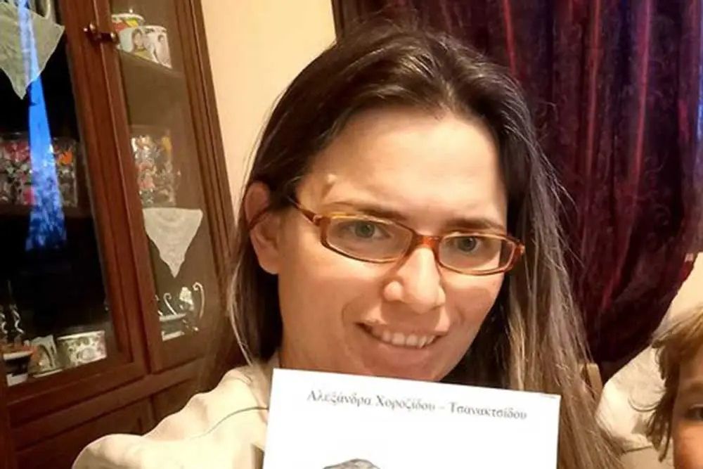 Μητέρα εννιά παιδιών παίρνει το πτυχίο της με άριστα από το ΑΠΘ