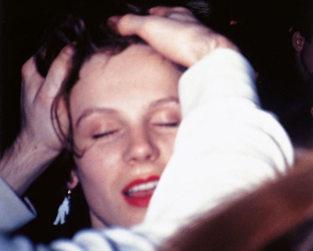 To look without fear: Έκθεση αφιερωμένη στο έργο του Βόλφγκανγκ Τίλμανς