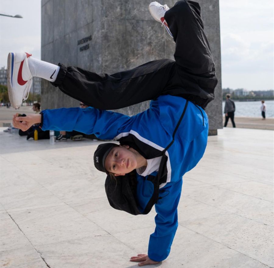 Η 17χρονη Ελληνίδα αθλήτρια που «τα σπάει» στο breakdance