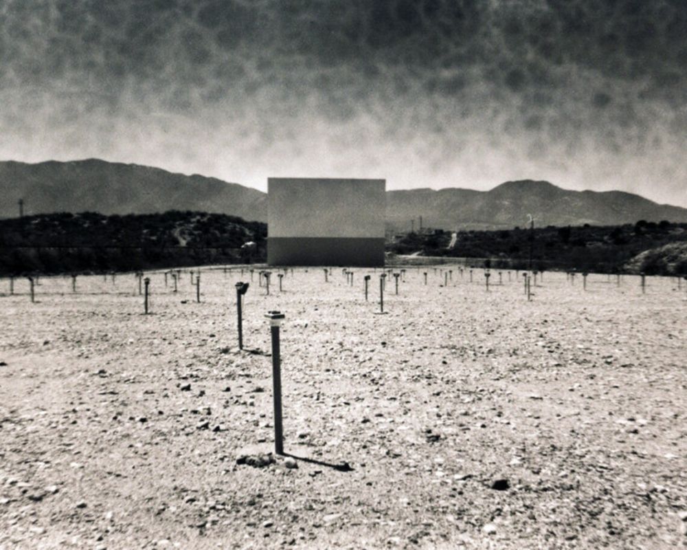 R.E.M. - Half A World Away