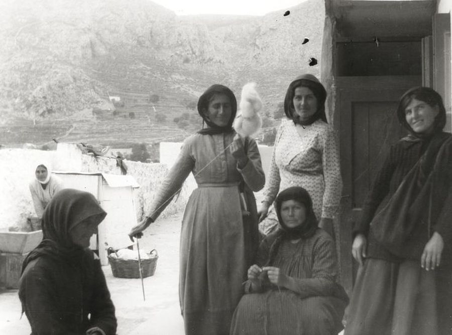 «Η αδρή ουσία των πραγμάτων» με τον φακό της Έλλης Παπαδημητρίου