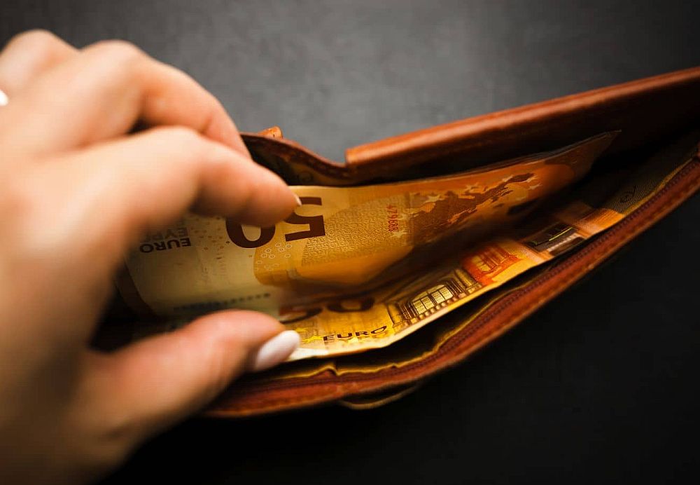 Μακροχρόνια άνεργοι: Ξεκίνησαν οι αιτήσεις για το έκτακτο επίδομα των 250 ευρώ