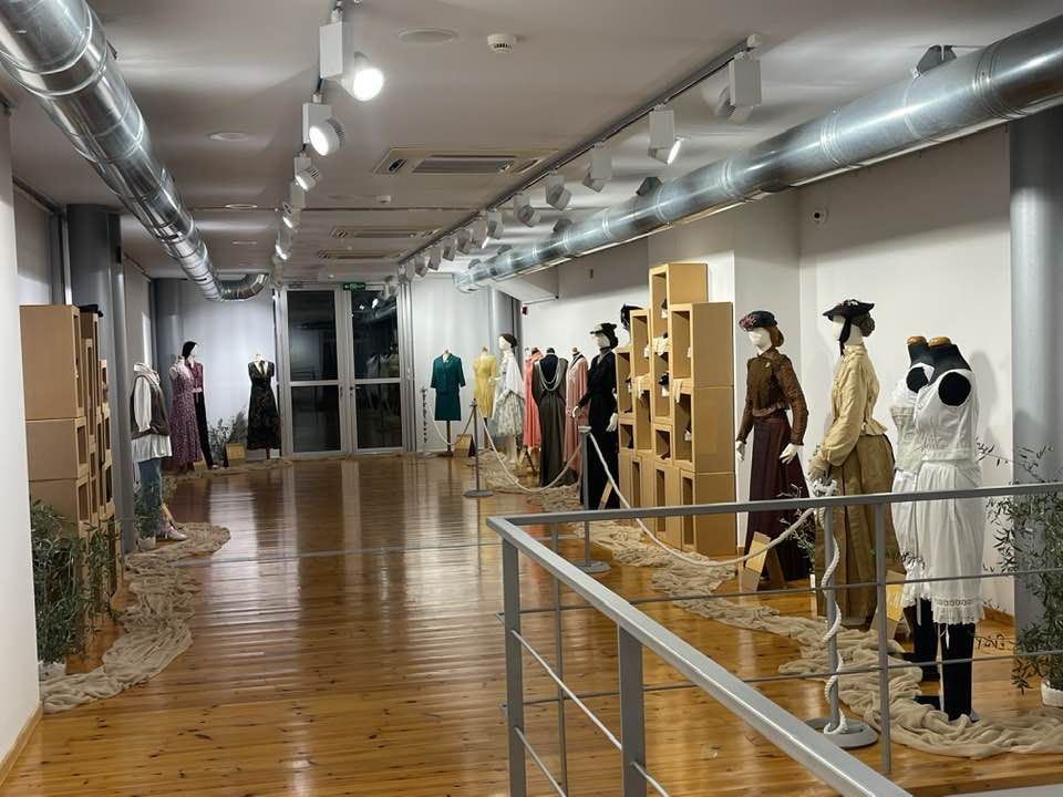 Έκθεση για τη γυναικεία ενδυμασία από τον 19ο αιώνα έως και σήμερα