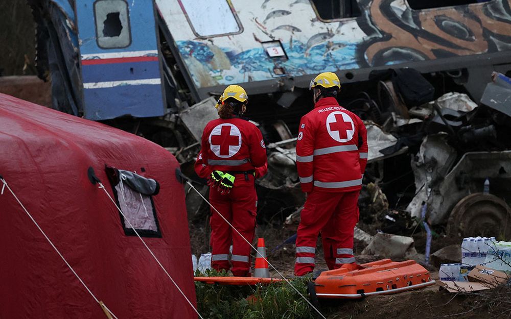 Τραγωδία στα Τέμπη: «Να μην αφήσουμε κανέναν μόνο του»