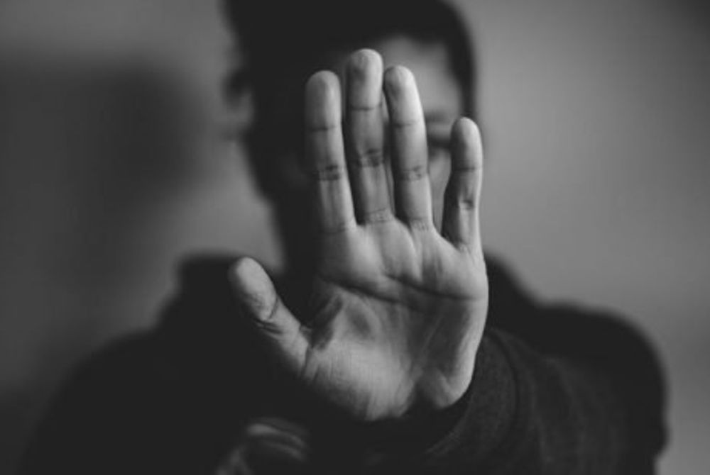 Ξεκίνησε η λειτουργία του «Panic Button» κατά της ενδοοικογενειακής βίας, σε Αττική και Θεσσαλονίκη