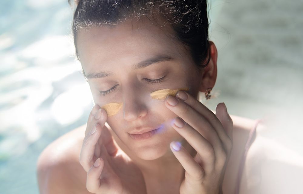 Αντηλιακά με χρώμα... και αντίο στο make-up!