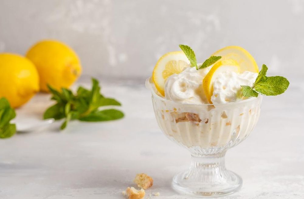 Γιαουρτογλυκό λεμονιού με 4 μόνο υλικά