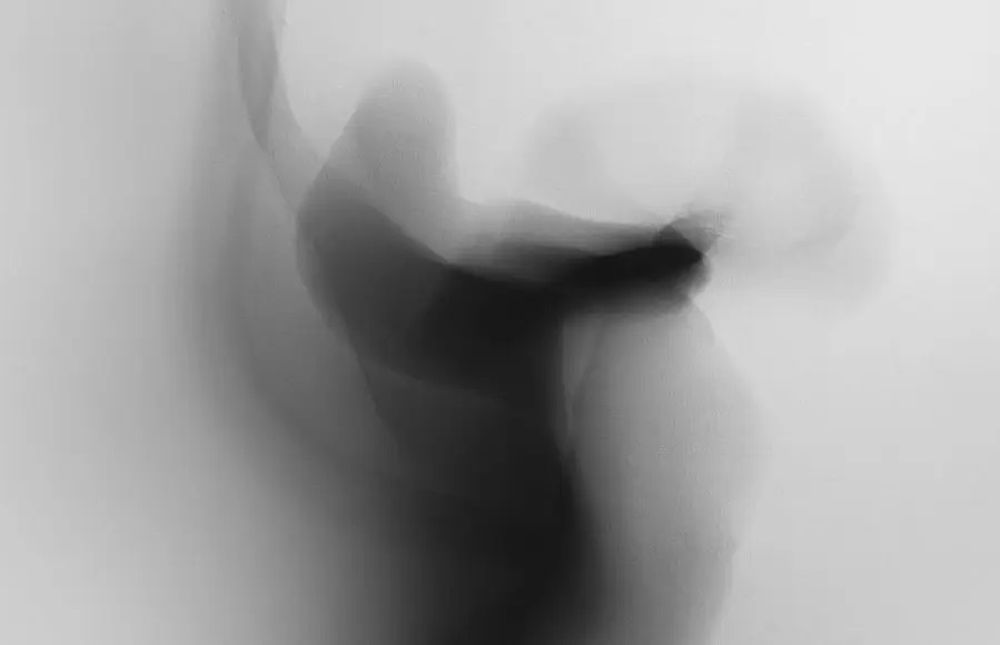 Ένα ζωντανό «γλυπτό» υπενθυμίζει ότι η μόνη σταθερά στη ζωή μας είναι η αλλαγή