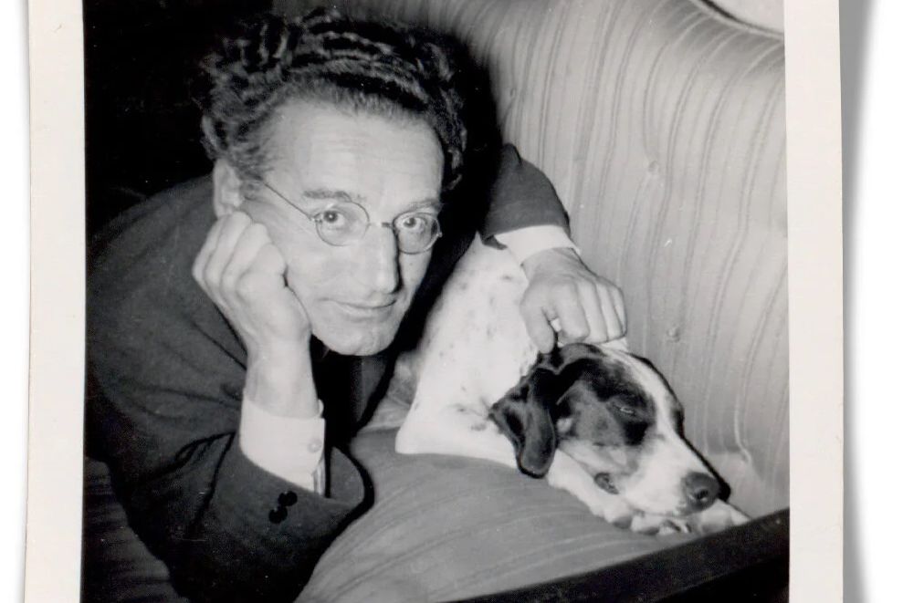 Γκύντερ Άντερς: Ένα κείμενο του 1956 για τη χειραγώγηση των μαζών...