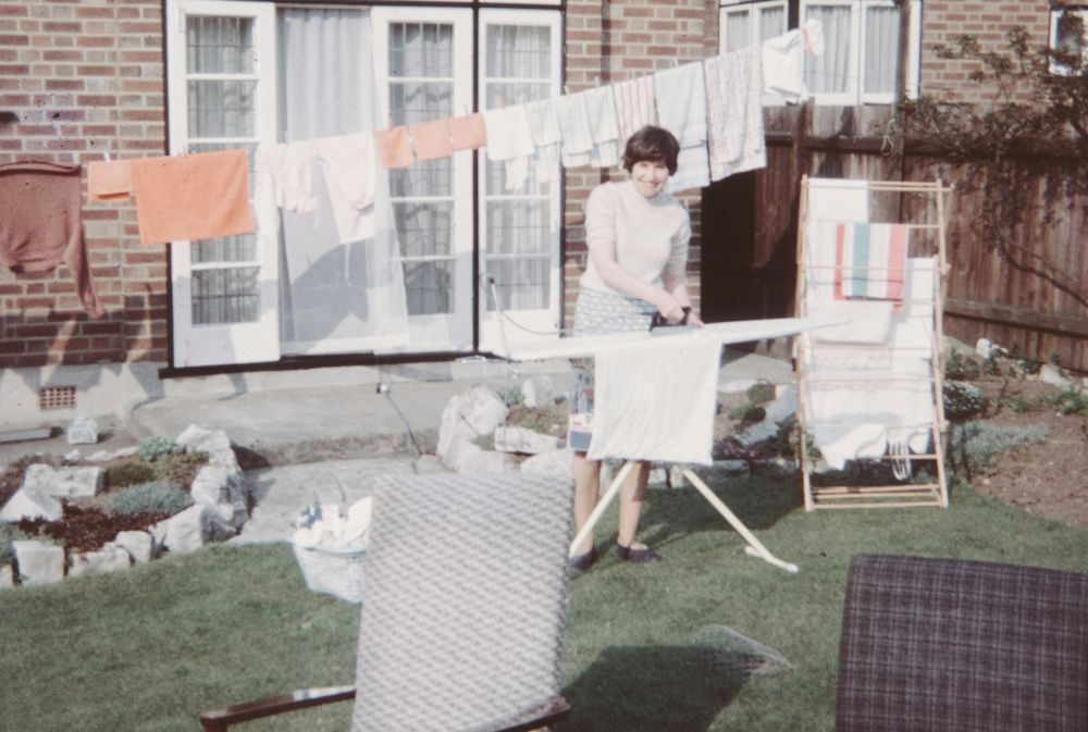 Ποια ρούχα δεν χρειάζεται ποτέ να τα σιδερώνουμε